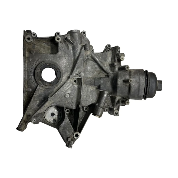 Numer A 274 015 04 00 wytłoczony na odlewie pokrywy rozrządu Mercedes M274