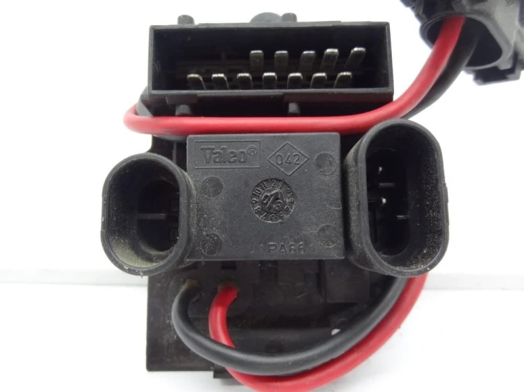 369a92e331b6a36cc1423301ab8efb93